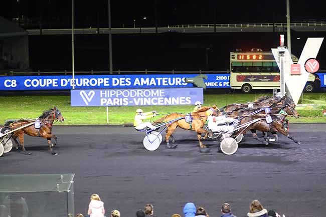 Photo d'arrivée de la course pmu COUPE D'EUROPE DES AMATEURS à PARIS-VINCENNES le Samedi 29 janvier 2022