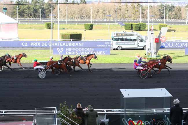 Photo d'arrivée de la course pmu PRIX DE CHATEAUBRIANT à PARIS-VINCENNES le Lundi 31 janvier 2022