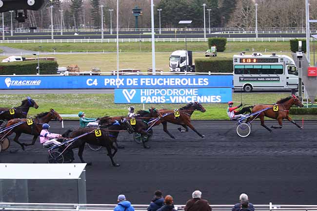 Photo d'arrivée de la course pmu PRIX DE FEUCHEROLLES à PARIS-VINCENNES le Mercredi 2 février 2022