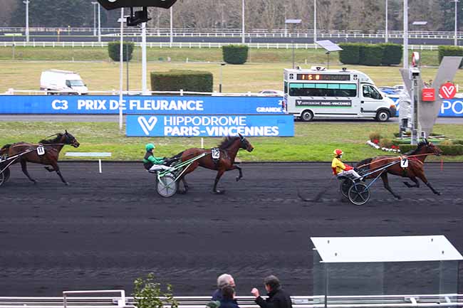 Photo d'arrivée de la course pmu PRIX DE FLEURANCE à PARIS-VINCENNES le Jeudi 3 février 2022