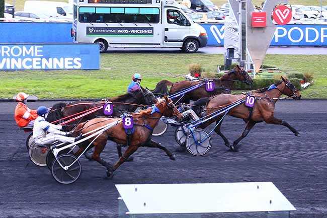 Photo d'arrivée de la course pmu PRIX DE CAGNY à PARIS-VINCENNES le Dimanche 6 février 2022