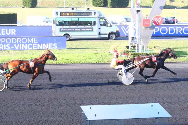 Photo d'arrivée de la course pmu PRIX DE BARFLEUR à PARIS-VINCENNES le Lundi 7 février 2022