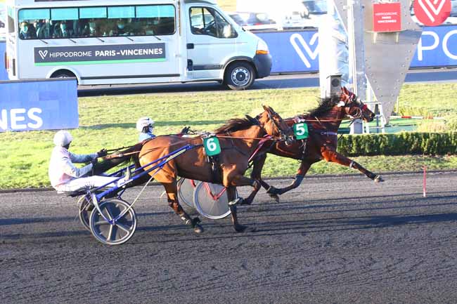 Photo d'arrivée de la course pmu PRIX DES ROUGES TERRES à PARIS-VINCENNES le Lundi 7 février 2022