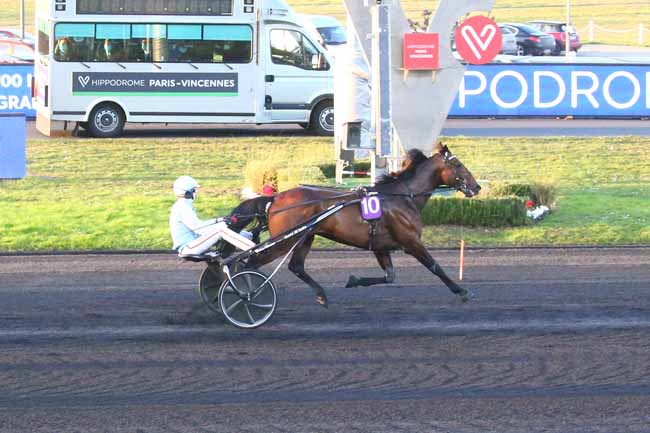 Photo d'arrivée de la course pmu PRIX DE MONSEGUR à PARIS-VINCENNES le Lundi 7 février 2022