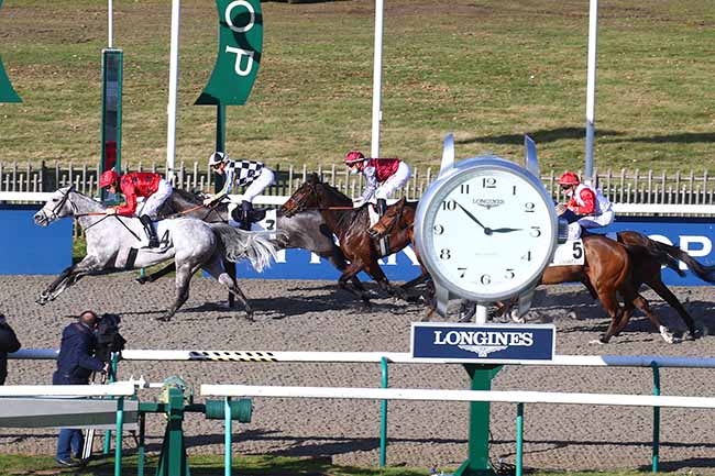 Photo d'arrivée de la course pmu PRIX DE PLAILLY à CHANTILLY le Lundi 7 février 2022