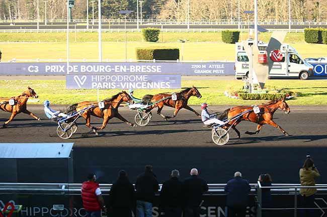 Photo d'arrivée de la course pmu PRIX DE BOURG-EN-BRESSE à PARIS-VINCENNES le Mercredi 9 février 2022