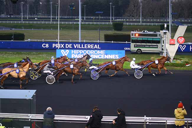 Photo d'arrivée de la course pmu PRIX DE VILLEREAL à PARIS-VINCENNES le Mercredi 9 février 2022