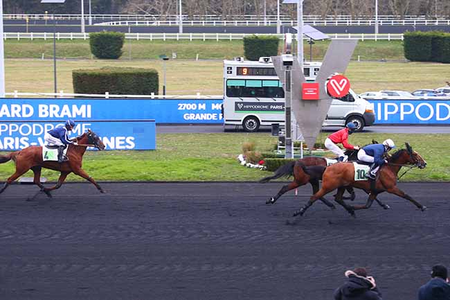 Photo d'arrivée de la course pmu PRIX GERARD BRAMI (PRIX DE LOUVIERS) à PARIS-VINCENNES le Jeudi 10 février 2022