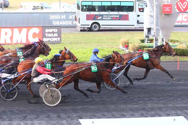 Photo d'arrivée de la course pmu PRIX RMC (PRIX DES VOSGES) à PARIS-VINCENNES le Dimanche 13 février 2022