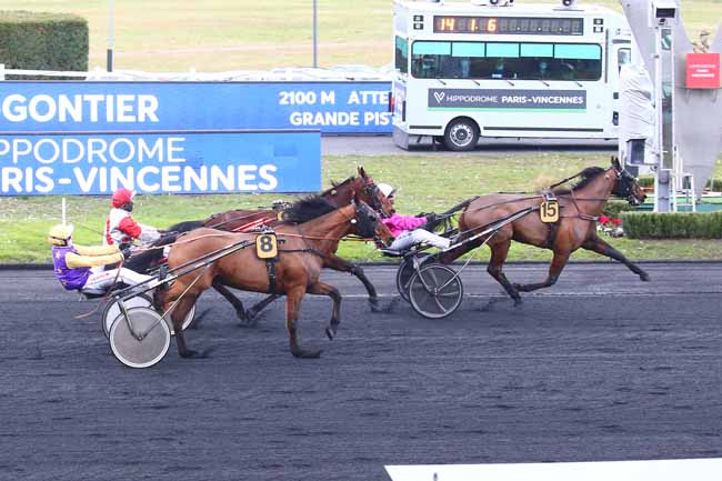 Photo d'arrivée de la course pmu PRIX DE CHATEAU-GONTIER à PARIS-VINCENNES le Mardi 15 février 2022
