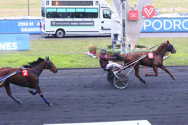 Photo d'arrivée de la course pmu PRIX DE VIBRAYE à PARIS-VINCENNES le Mardi 15 février 2022