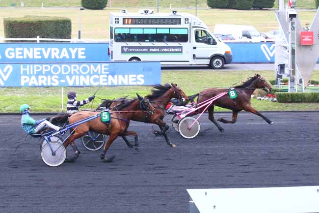 Photo d'arrivée de la course pmu PRIX DE LA GENEVRAYE à PARIS-VINCENNES le Mardi 15 février 2022
