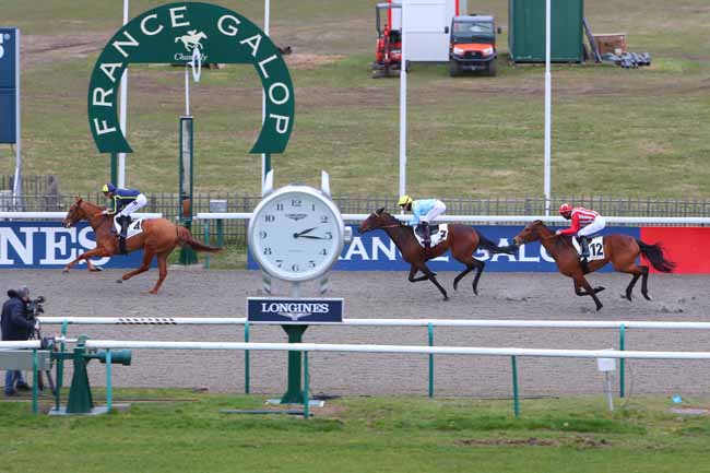 Photo d'arrivée de la course pmu PRIX DU CHATEAU DE LA REINE BLANCHE à CHANTILLY le Mardi 15 février 2022