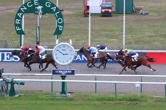Photo d'arrivée de la course pmu PRIX DE LA ROUTE DES GENETS à CHANTILLY le Mardi 15 février 2022
