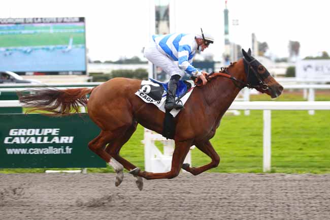 Photo d'arrivée de la course pmu PRIX DU VAL FLEURI ET DES VESPINS (PRIX DE L'ESTEREL) à CAGNES-SUR-MER le Samedi 19 février 2022