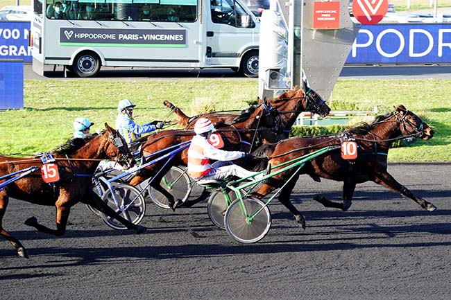 Photo d'arrivée de la course pmu PRIX DE JALLAIS à PARIS-VINCENNES le Mardi 22 février 2022