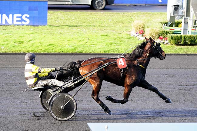 Photo d'arrivée de la course pmu PRIX DE PONTAULT-COMBAULT à PARIS-VINCENNES le Jeudi 24 février 2022