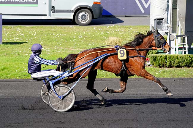 Photo d'arrivée de la course pmu PRIX DE GUERANDE à PARIS-VINCENNES le Vendredi 25 février 2022