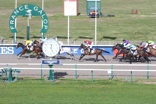 Photo d'arrivée de la course pmu PRIX DE LA ROUTE DES SANGLIERS à CHANTILLY le Vendredi 25 février 2022