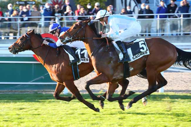 Photo d'arrivée de la course pmu PRIX DU MERCANTOUR à CAGNES-SUR-MER le Samedi 26 février 2022
