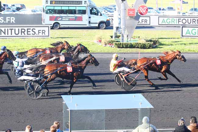Photo d'arrivée de la course pmu PRIX AGRIFOURNITURES.FR à PARIS-VINCENNES le Dimanche 27 février 2022