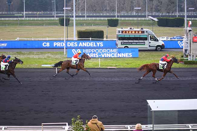 Photo d'arrivée de la course pmu PRIX DES ANDELYS à PARIS-VINCENNES le Mercredi 2 mars 2022