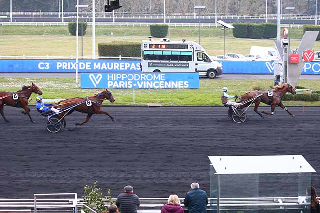 Photo d'arrivée de la course pmu PRIX DE MAUREPAS à PARIS-VINCENNES le Jeudi 3 mars 2022