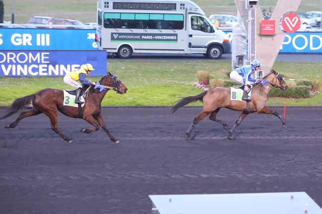 Photo d'arrivée de la course pmu PRIX HENRI DESMONTILS à PARIS-VINCENNES le Samedi 5 mars 2022