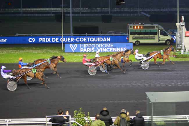Photo d'arrivée de la course pmu PRIX DE GUER-COETQUIDAN à PARIS-VINCENNES le Samedi 5 mars 2022