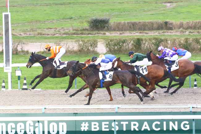 Photo d'arrivée de la course pmu PRIX DE BRANVILLE à DEAUVILLE le Samedi 5 mars 2022