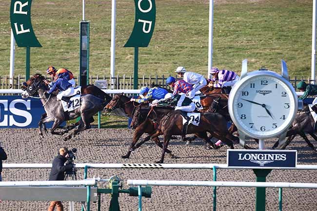 Photo d'arrivée de la course pmu PRIX JONGLEUR à CHANTILLY le Mardi 8 mars 2022