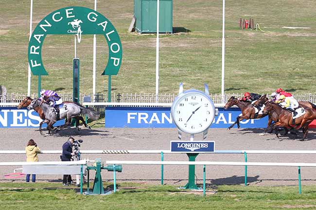 Photo d'arrivée de la course pmu PRIX DU BAT L'EAU à CHANTILLY le Mercredi 9 mars 2022