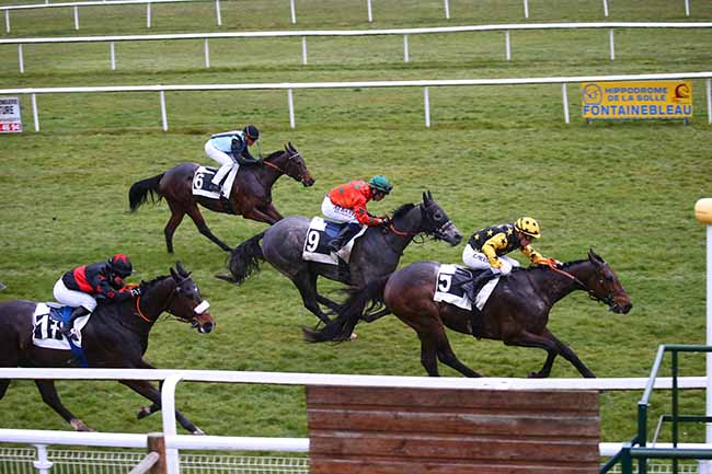 Photo d'arrivée de la course pmu PRIX GEORGES DERCOURT à FONTAINEBLEAU le Vendredi 11 mars 2022