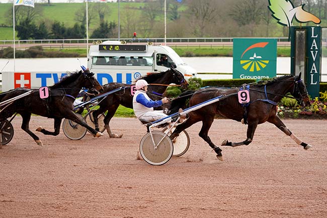 Photo d'arrivée de la course pmu PRIX DU HARAS DU PLESSIS à LAVAL le Mardi 15 mars 2022