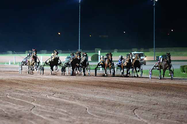 Photo d'arrivée de la course pmu PRIX DE PIERREFITTE-SUR-SEINE à ENGHIEN le Vendredi 18 mars 2022