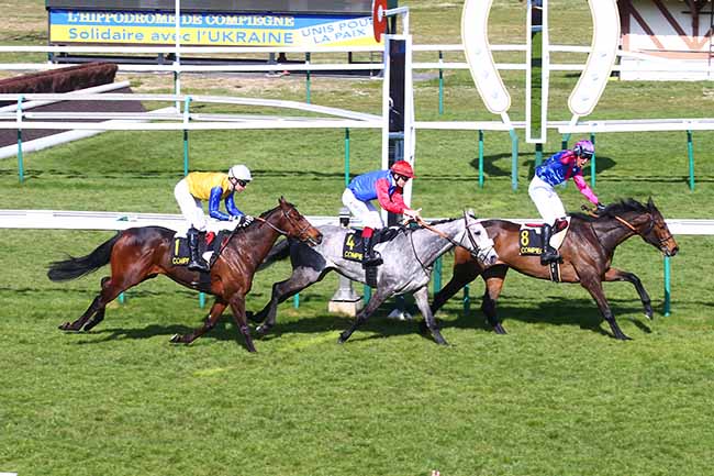 Photo d'arrivée de la course pmu PRIX DES GENTILHOMMES à COMPIEGNE le Lundi 21 mars 2022