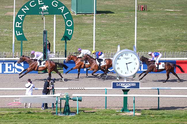 Photo d'arrivée de la course pmu PRIX DU CANAL DE LA MACHINE à CHANTILLY le Mardi 22 mars 2022