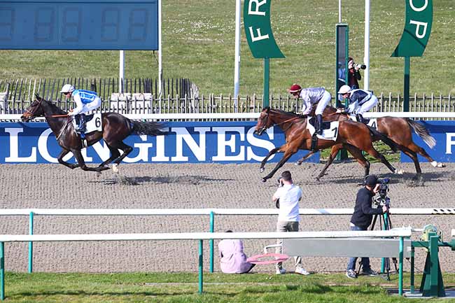 Photo d'arrivée de la course pmu PRIX DU BELVEDERE à CHANTILLY le Mardi 22 mars 2022