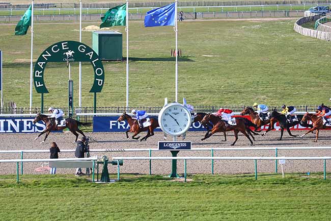 Photo d'arrivée de la course pmu PRIX DU CLOS DU PRIEURE à CHANTILLY le Mardi 22 mars 2022