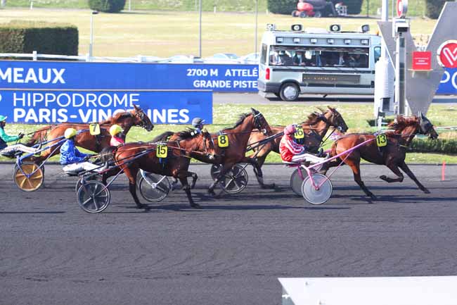 Photo d'arrivée de la course pmu PRIX DE MEAUX à PARIS-VINCENNES le Samedi 26 mars 2022