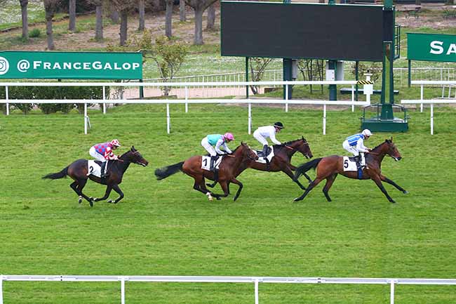 Photo d'arrivée de la course pmu PRIX CARACALLA à SAINT CLOUD le Mardi 29 mars 2022