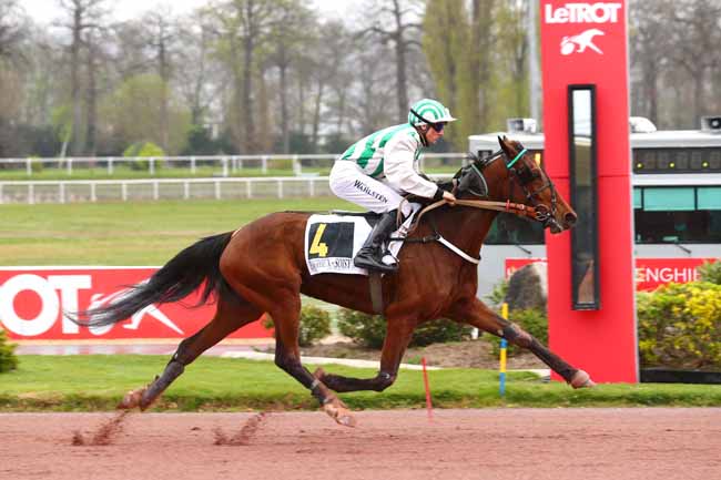 Photo d'arrivée de la course pmu PRIX DU PONT DU CARROUSEL à ENGHIEN le Mardi 29 mars 2022