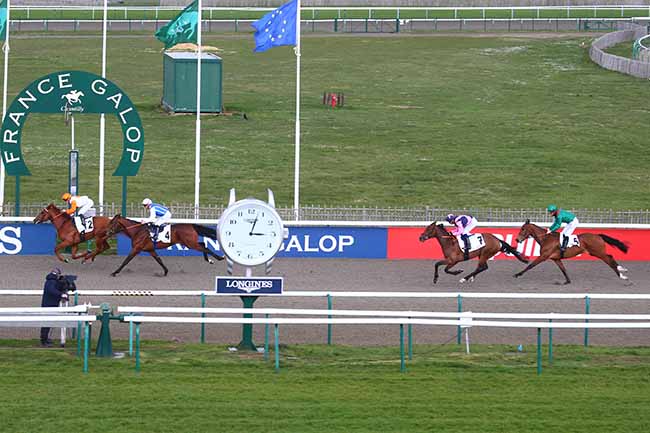 Photo d'arrivée de la course pmu PRIX DE L'ALLEE ELF à CHANTILLY le Jeudi 31 mars 2022