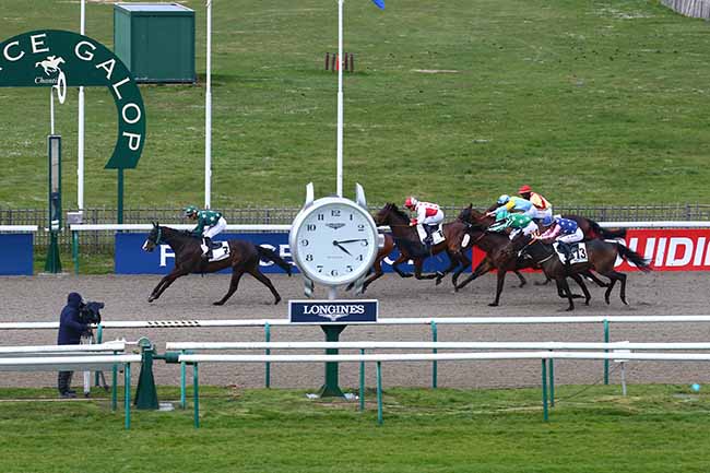 Photo d'arrivée de la course pmu PRIX DU PAYS DE THELLE à CHANTILLY le Jeudi 31 mars 2022