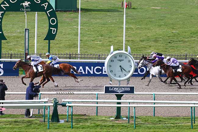 Photo d'arrivée de la course pmu PRIX DES FRAYOIRS à CHANTILLY le Jeudi 31 mars 2022