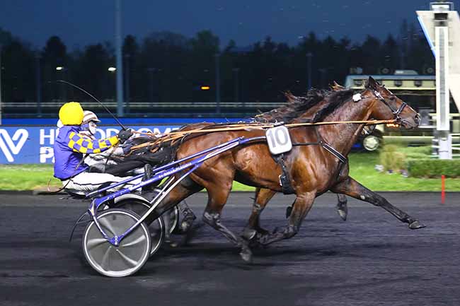 Photo d'arrivée de la course pmu PRIX AMALTHEA à PARIS-VINCENNES le Vendredi 1 avril 2022