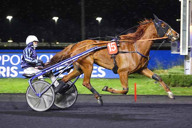 Photo d'arrivée de la course pmu PRIX ADRASTEA à PARIS-VINCENNES le Vendredi 1 avril 2022