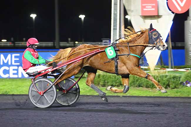 Photo d'arrivée de la course pmu PRIX FAMA à PARIS-VINCENNES le Vendredi 1 avril 2022