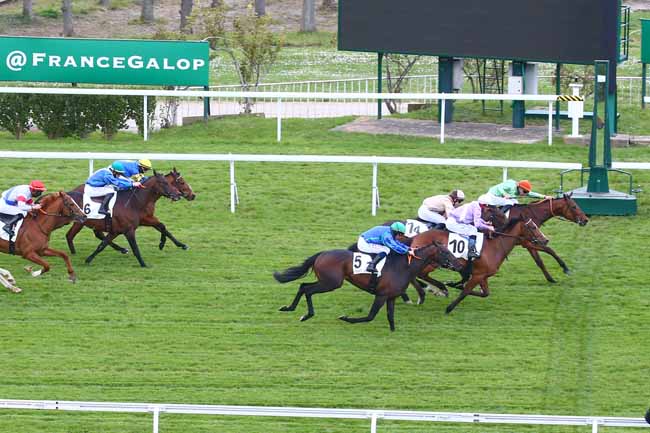 Photo d'arrivée de la course pmu PRIX DU LANGUEDOC à SAINT CLOUD le Samedi 2 avril 2022