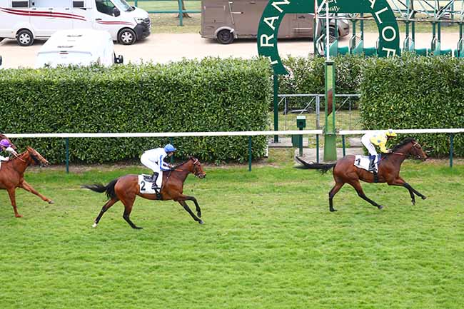 Photo d'arrivée de la course pmu PRIX LE SANCY à CHANTILLY le Lundi 4 avril 2022